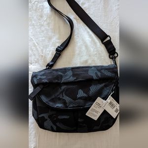 NEW (with tags) Lululemon All-night Festival bag in rare jade camo print